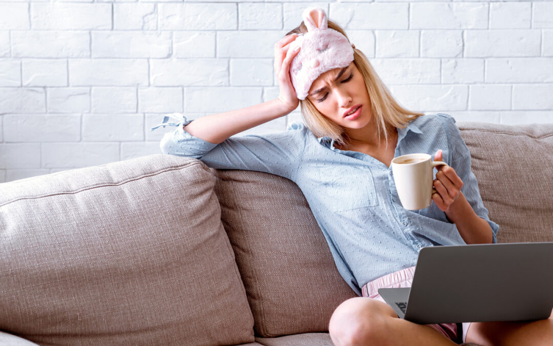 „Niedzielna nerwica” przed pracą: dlaczego dopada właśnie wieczorem i jak przerwać schemat